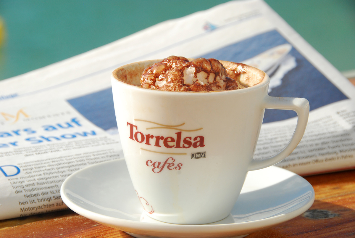 Погрузиться в воспоминания всегда хорошо ранним утром за чашечкой кофе. Фото автора.