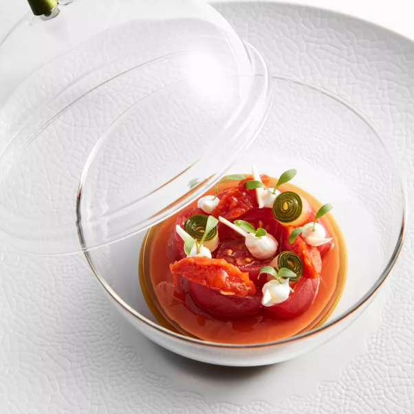 Блюдо из ресторана с 3 звездами Мишлен, Caprice, Гонконг. Фото взято с официального сайта гида Мишлен.