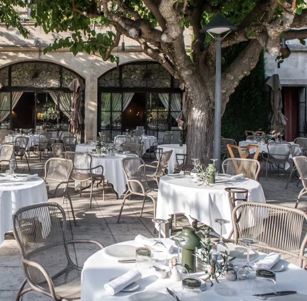 Ресторан с 3 звездами Мишлен L'Oustau de Baumanière, Франция