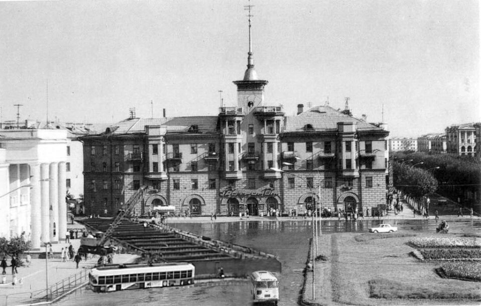    "Строительство" станции "Октябрьская". Источник: Группа Барнаульского метрополитена в ВК