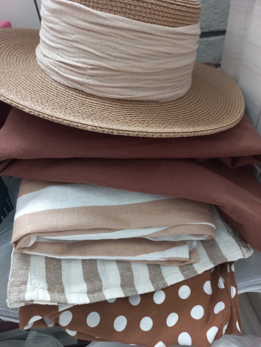 Складывала  чемодан почти без удовольствия