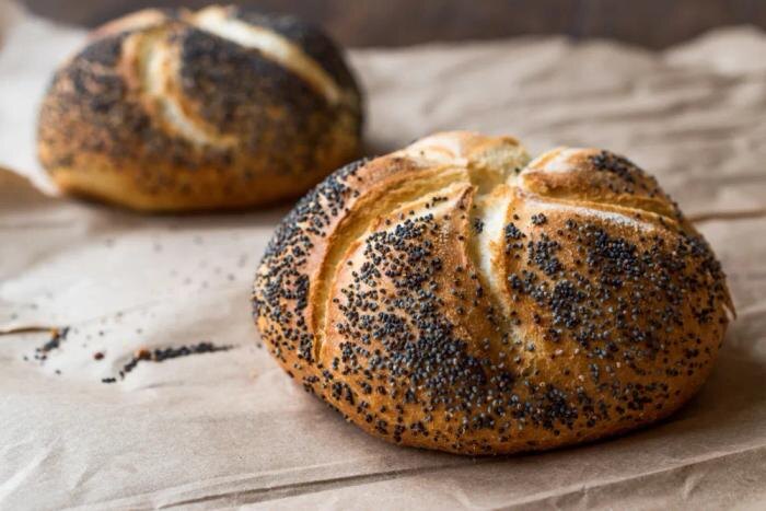 Булочки с маком. Обложка © Shutterstock / FOTODOM / Alp Aksoy