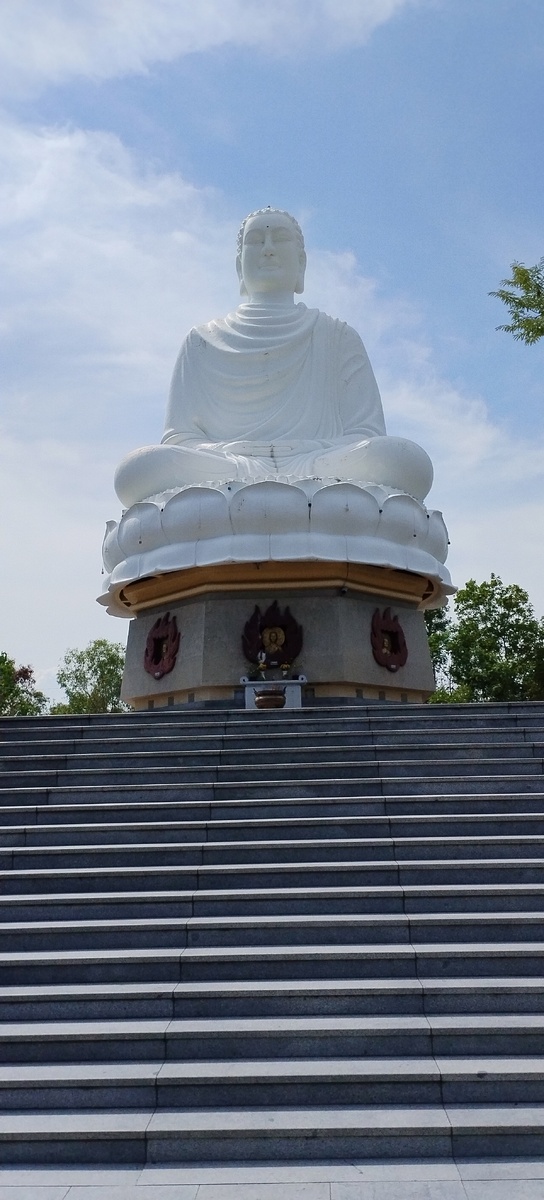 Белый Будда.