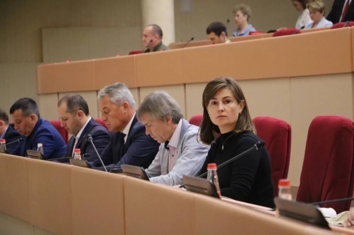    Усова: заигравшиеся забыли и о детях, которые вынуждены учиться в 2 смены