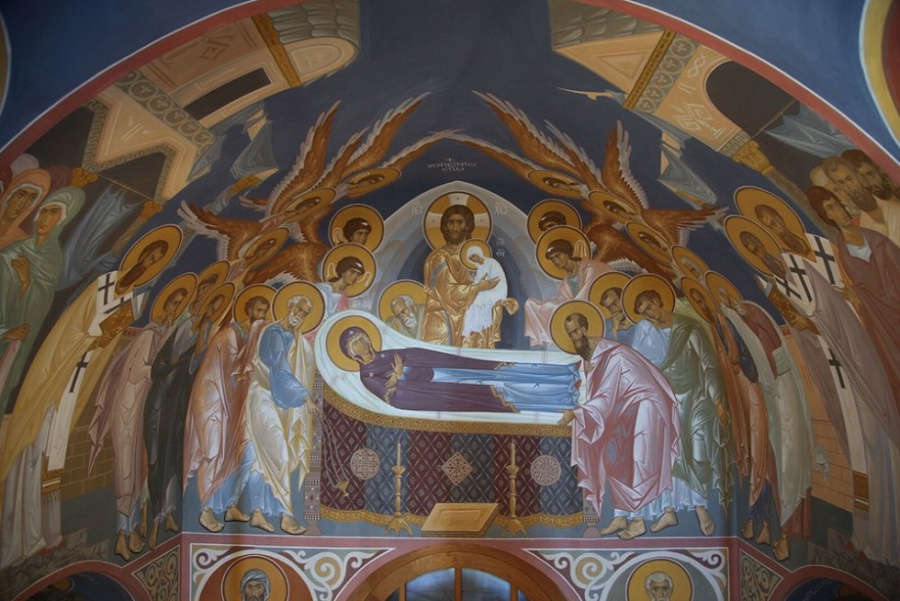     Православные христиане отмечают Успение Пресвятой Владычицы нашей Богородицы и Приснодевы Марии