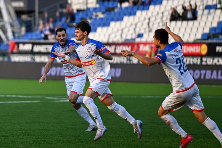     Давид Хубаев, Руслан Апеков, Мухаммад Султонов (слева направо) / фото: fckamaz.ru