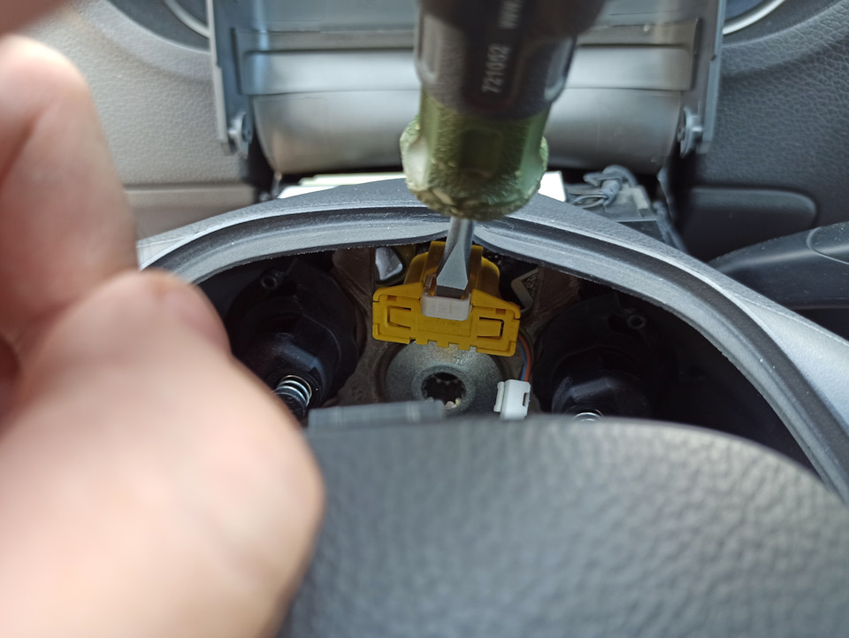 Отключение косы руля от улитки