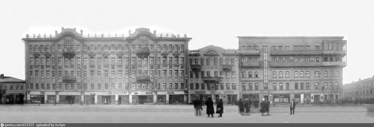 Справа на фото дом, где располагался ресторан "Якорь", 1933. С сайта www.pastvu.com.