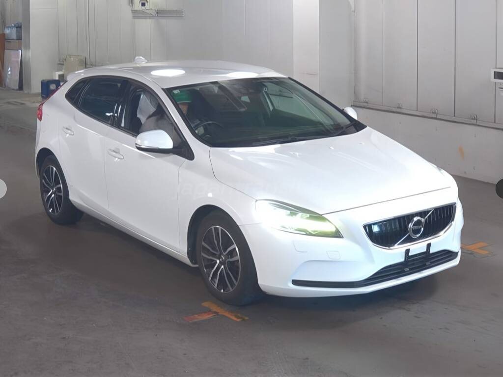 Volvo V40. Источник: скриншот из Телеграмм канала "Япония Транзит"