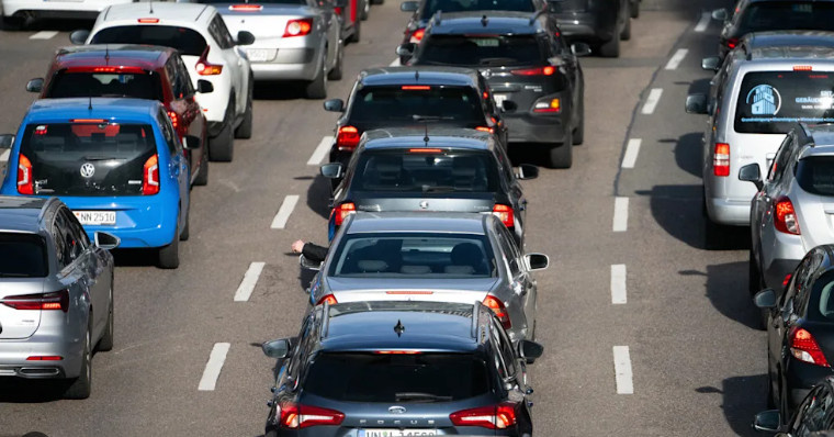 Сколько автомобилей в России? Статистический подсчет...