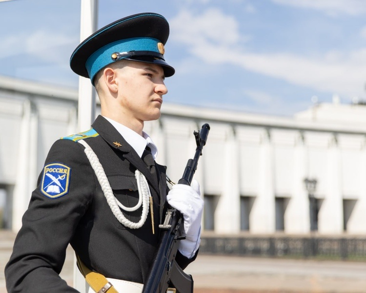     Школьники из Курской области поедут на Всероссийский слёт «Пост №1»