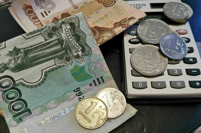За трудовой стаж пенсионерам предложили доплачивать 10 тысяч рублей