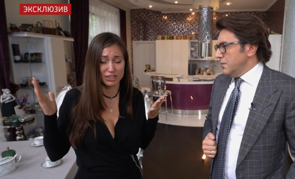 Кадр из интервью Елены Товстик Андрею Малахову