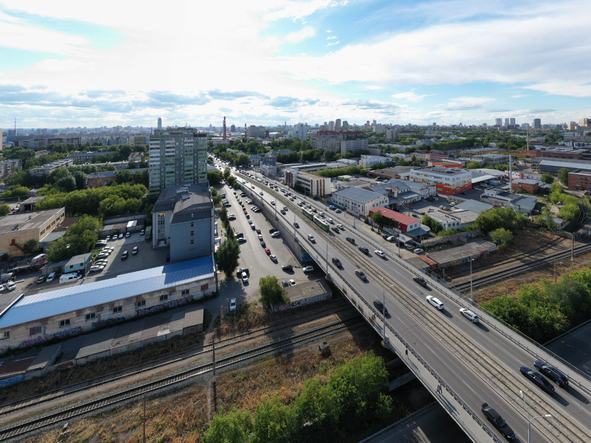 Вопрос о расширении «малышевского» моста встаёт более-менее регулярно. Фото: ura.news