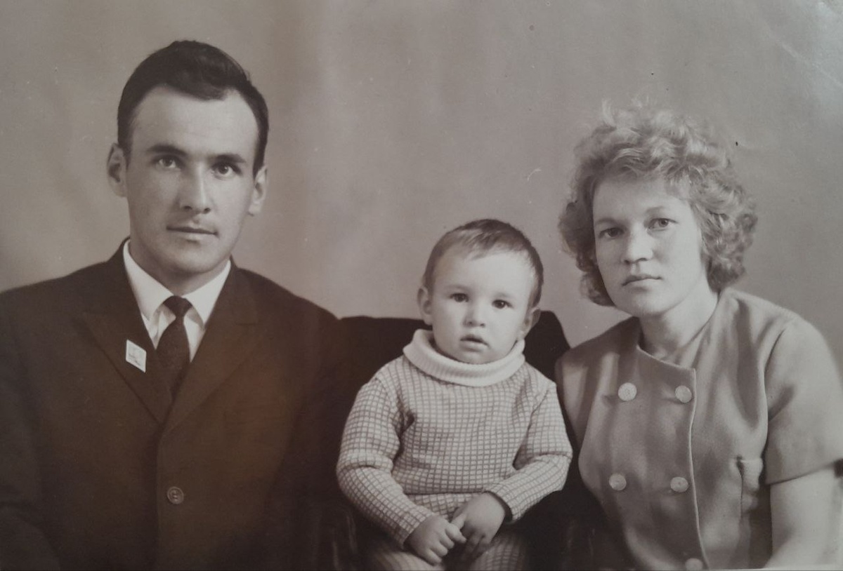 2.	Сергей и Людмила со старшим сыном