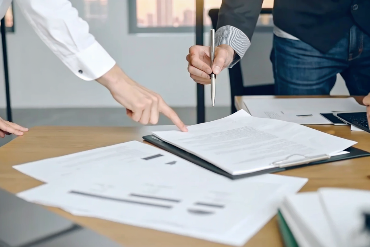 Как внести изменения в должностную инструкцию работника: порядок действий и примеры