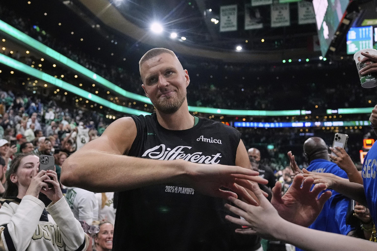 Лидер сборной Латвии по баскетболу Кристапс Порзингис © AP Photo