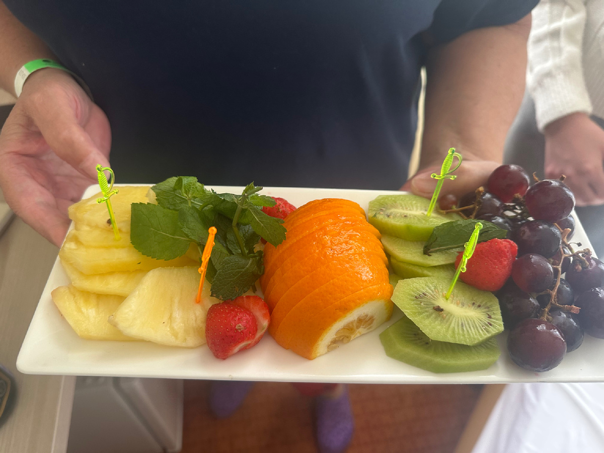 Подарок от отеля ) и еще шампанское 