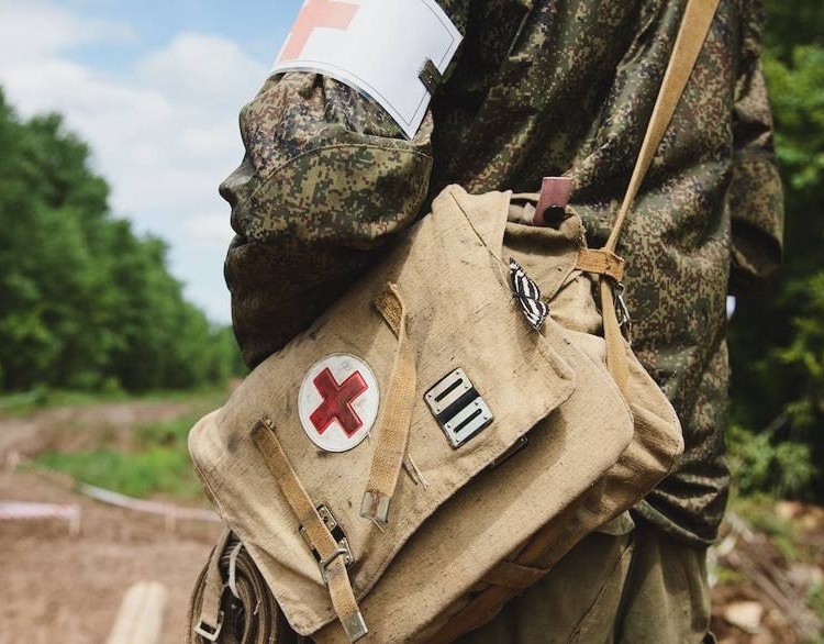     Александр Хинштейн поблагодарил военных врачей в их профессиональный праздник