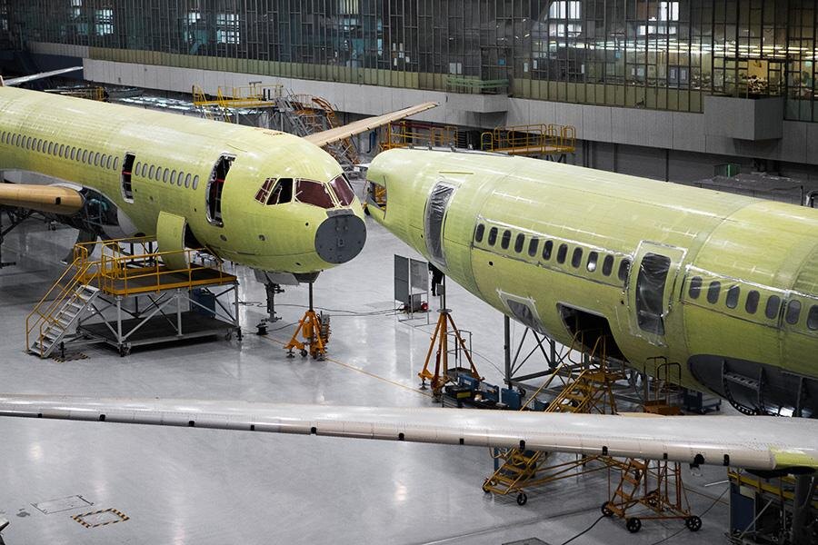 Нина Падалко / РИА Новости📷Сборка фюзеляжей самолета МС-21 на Иркутском авиационном заводе