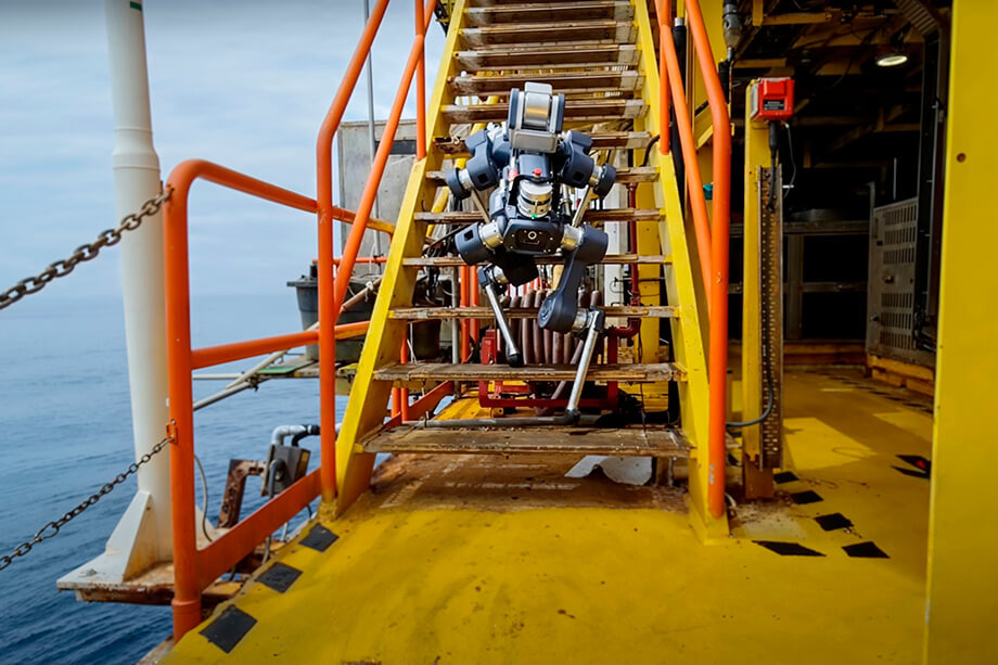 Роботы всё активнее входят в сферу труда и расширяют рынок занятости. | Фото: Cvoellmy/CC BY-SA 4.0