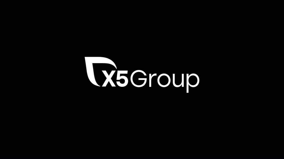 X5 Group (ранее — X5 Retail Group) — российская продуктовая розничная торговая компания. Основана в 2006 году в результате слияния розничных торговых сетей «Пятёрочка» и «Перекрёсток». 