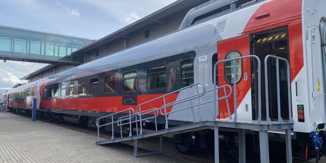 Мест больше, комфорт выше, внимание к пассажиру в каждой детали: новые вагоны увеличенного габарита