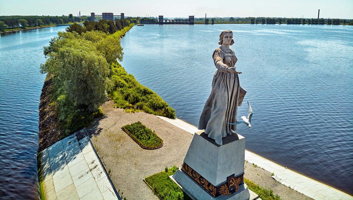 Монумент "Мать-Волга" в Рыбинске