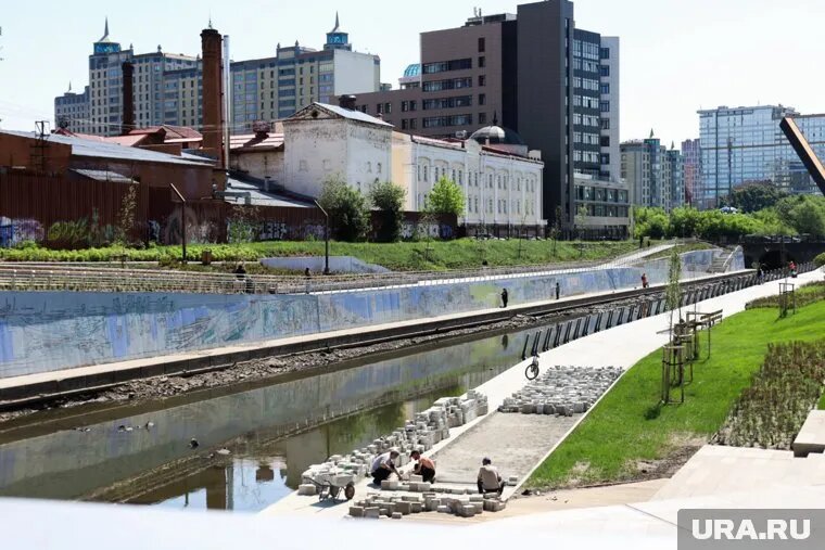 Ремонт набережной от улицы Куйбышева до Декабристов подходит к концу. Фото: Анастасия Соргина © URA.RU