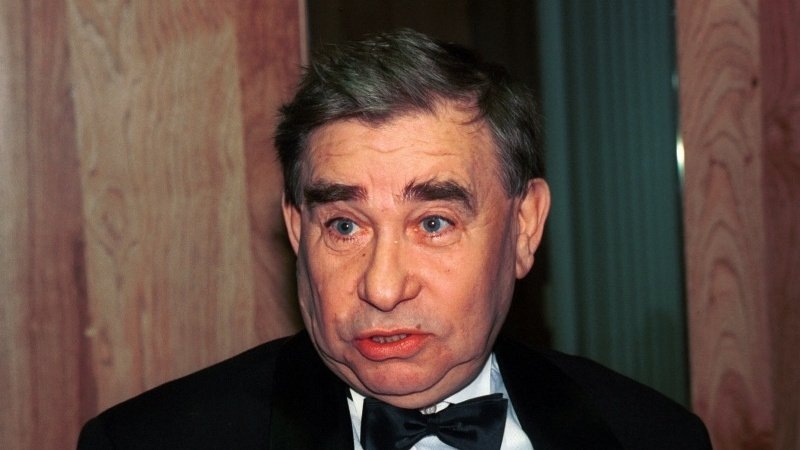 Михаил Семёнович Светин — советский и российский актёр театра и кино