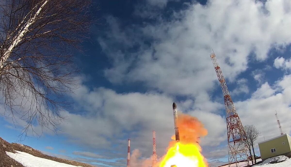   Запуск ракеты РС-28 «Сармат» с космодрома «Плесецк»