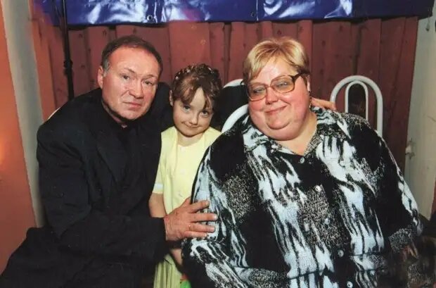 Юрий Кузнецов со второй женой и дочерью
