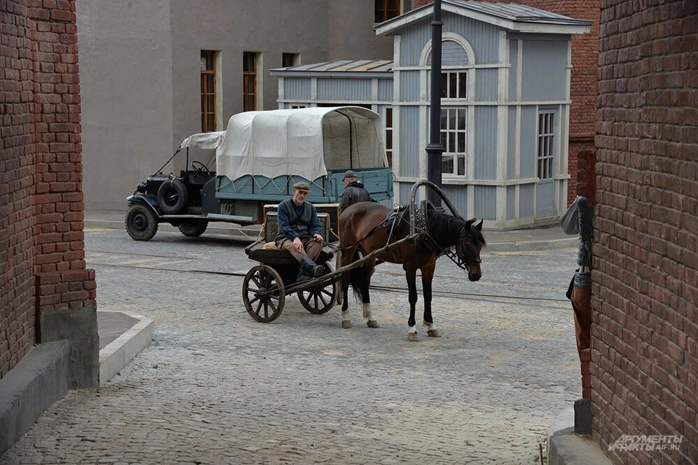    Пенопласт с железной основой. Из этого материала сделаны все декорации. Фото: АиФ/ Эдуард Кудрявицкий