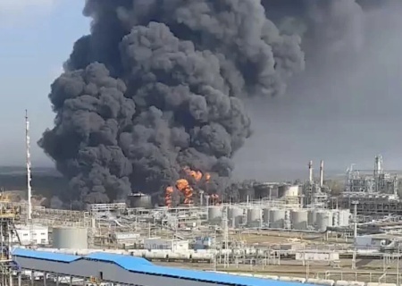    Украина продолжает бить по российским НПЗ и не намерена останавливаться