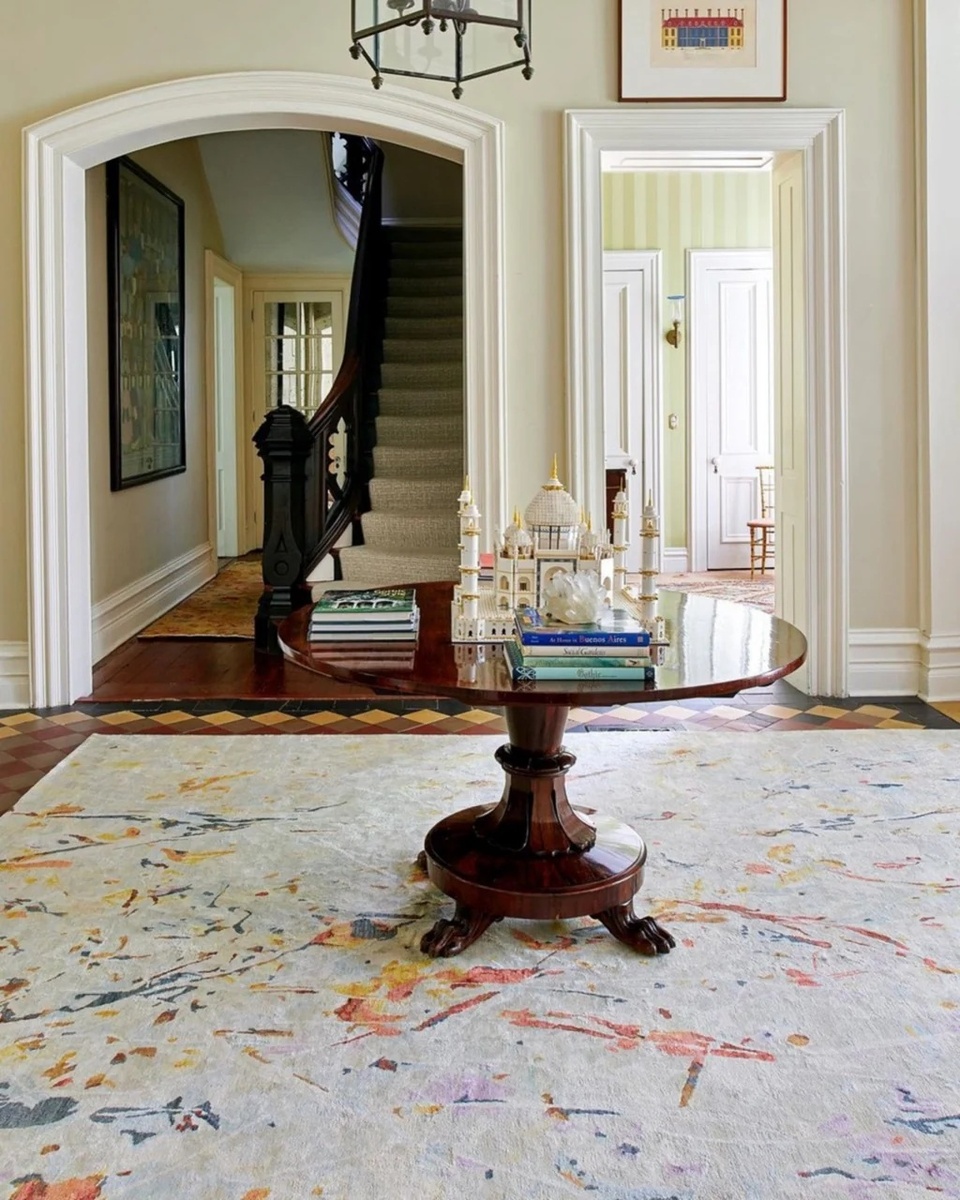 Ковер в гостиной после химчистки