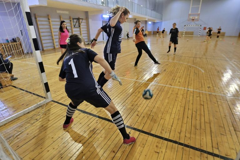    Родила? Играй! В Оренбуржье набирает популярность футбол среди матерей Антон Пичурин