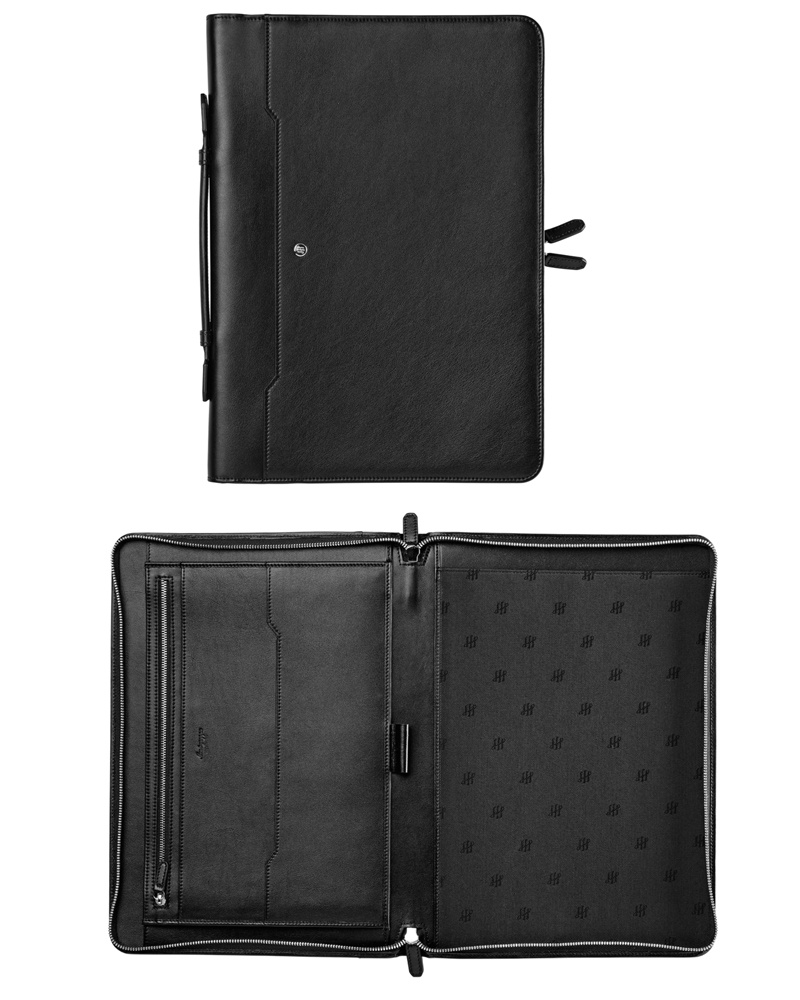 Папка с блокнотом Montegrappa Signet Series из гладкой кожи с одним накладным карманом, внутри папки одно отделение на молнии, три накладных кармана, петля для ручки. Размер 25х2,8х35 см.