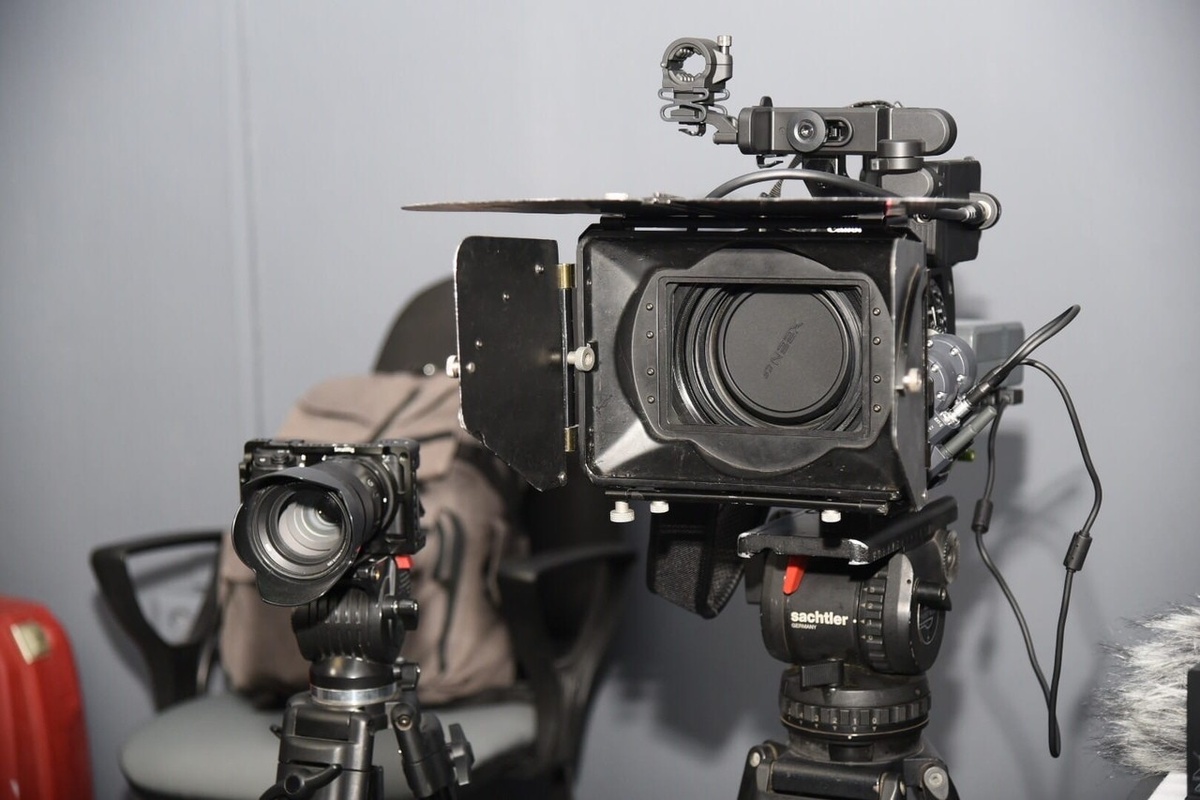    Кинокамера вместе со штативом стоила 790 тысяч рублей. Фото: "Республика" / Любовь Козлова