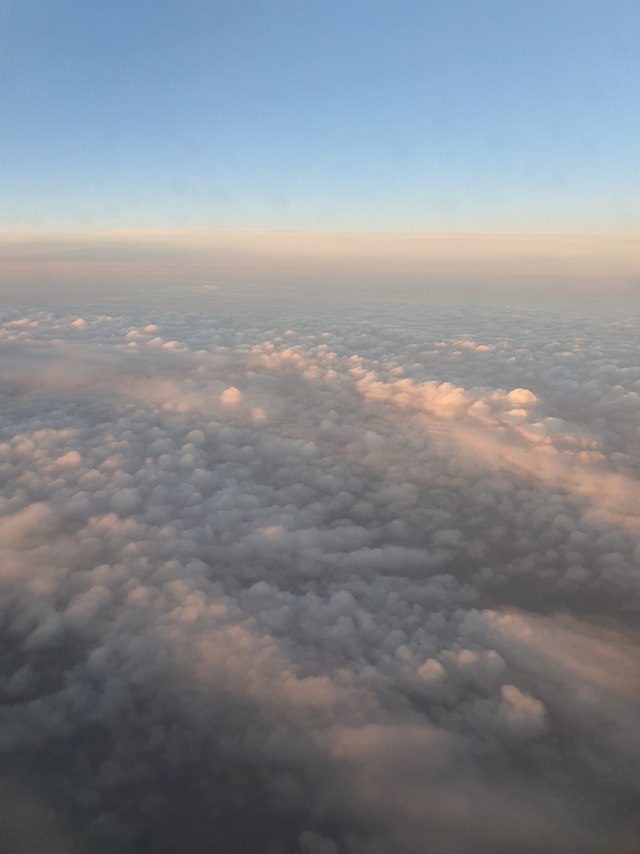 Немного утреннего неба в полете