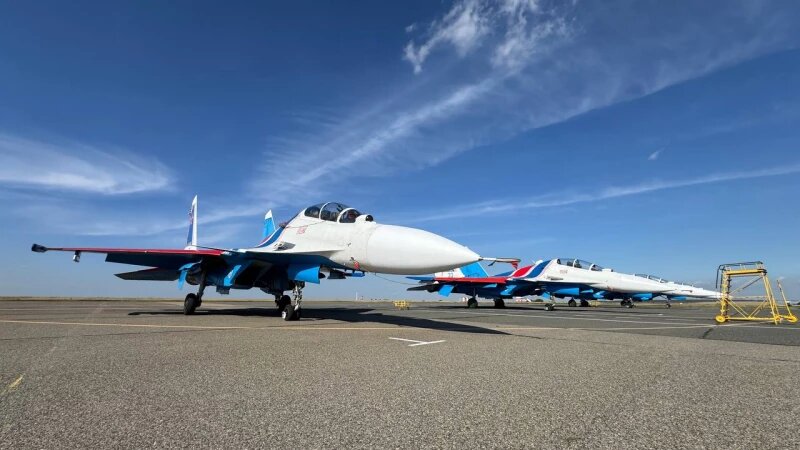     «Русские витязи» прилетели в Барнаул на День города 2025. Дмитрий Лямзин