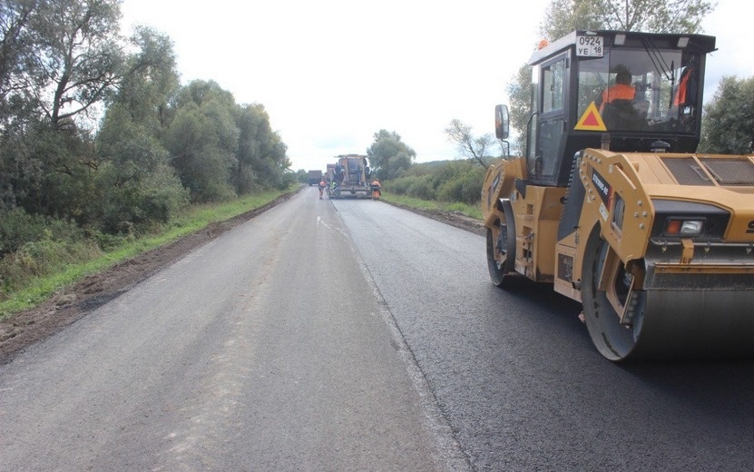    Асфальт начали укладывать на дороге Воткинск – Сарапул