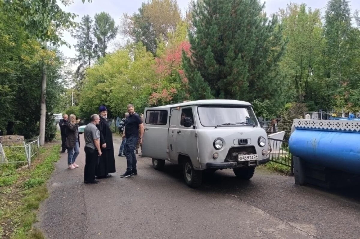    Из Красноярска в зону СВО отправят УАЗ «Буханку», переделанную в часовню