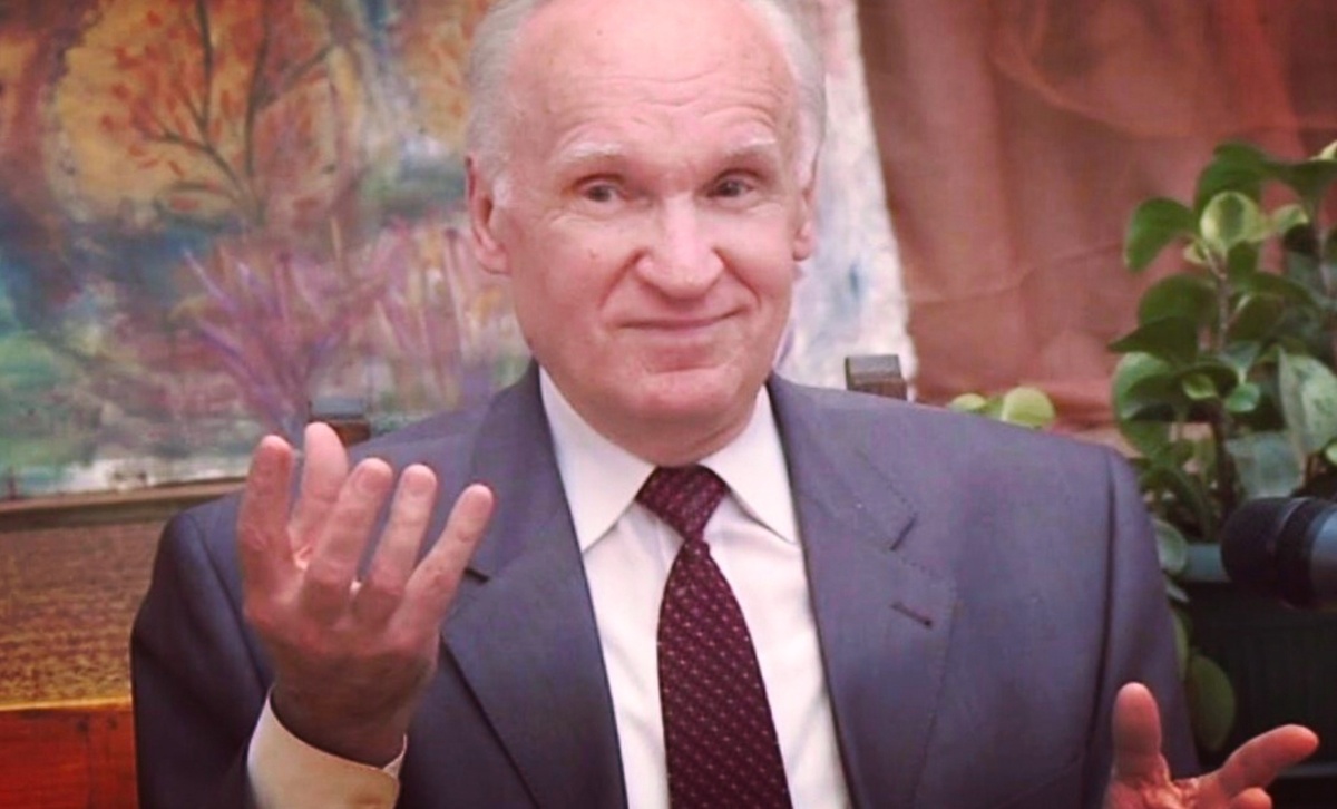 Алексей Ильич Осипов — учёный-богослов, педагог, доктор богословия, заслуженный профессор Московской Духовной Академии и Семинарии, писатель, публицист, проповедник.