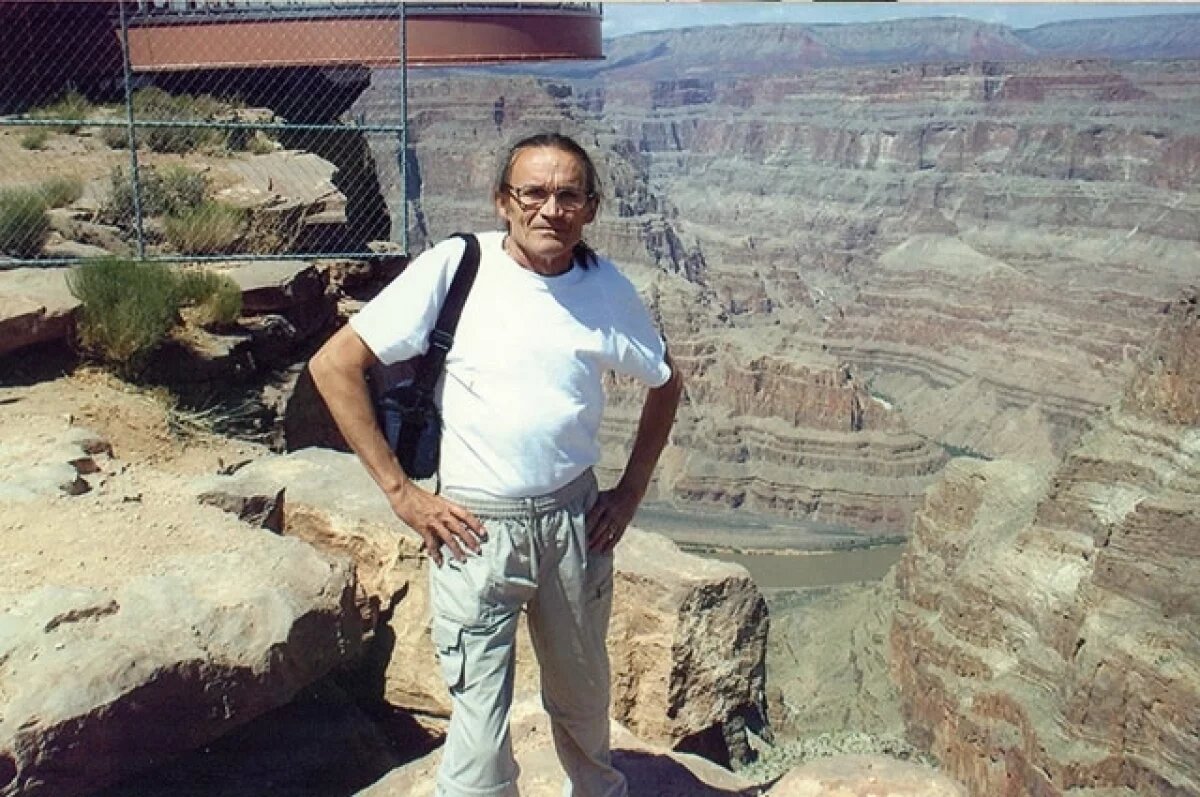 Фото с покорения дедом Эльбруса.