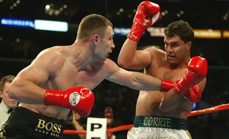    Корри Сандерс и Виталий Кличко / Источник фото: Getty Images