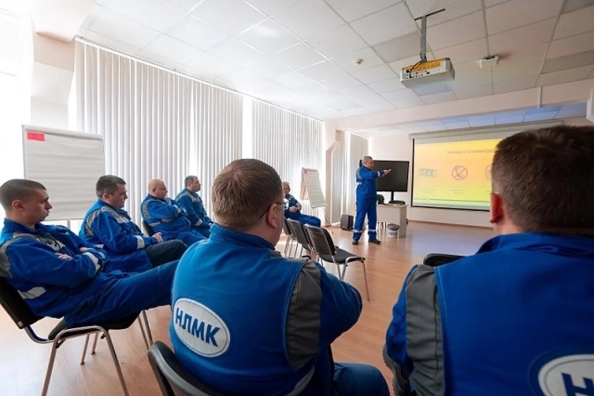    ВИЗ-Сталь повышает уровень компетенций сотрудников по вопросам безопасности