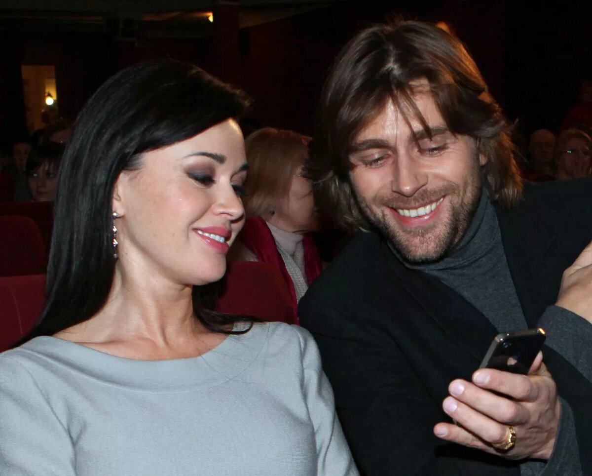 © РИА Новости / Алексей Юшенков
Анастасия Заворотнюк и Петр Чернышев