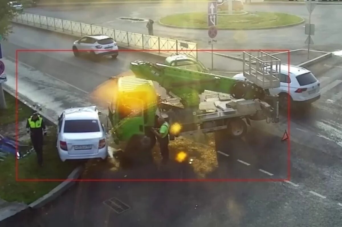    В Перми при столкновении легковушки и автоподъёмника пострадал водитель