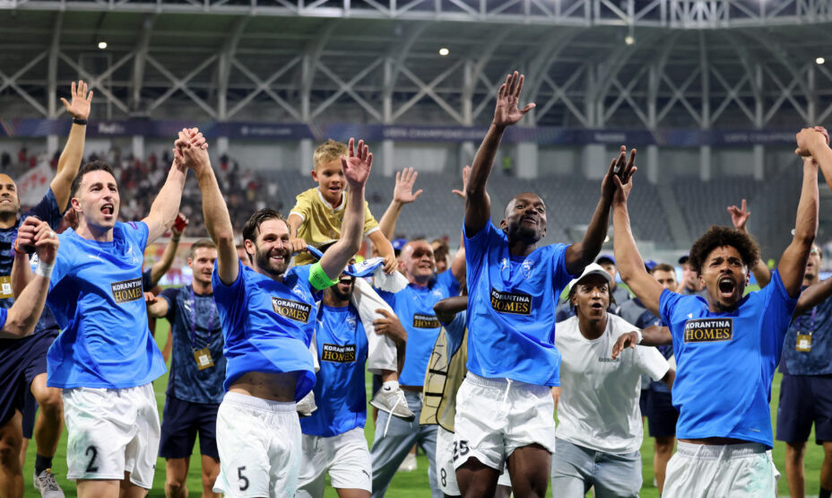    Кипрский «Пафос» шумно отмечает выход в Лигу чемпионов. Фото: Reuters