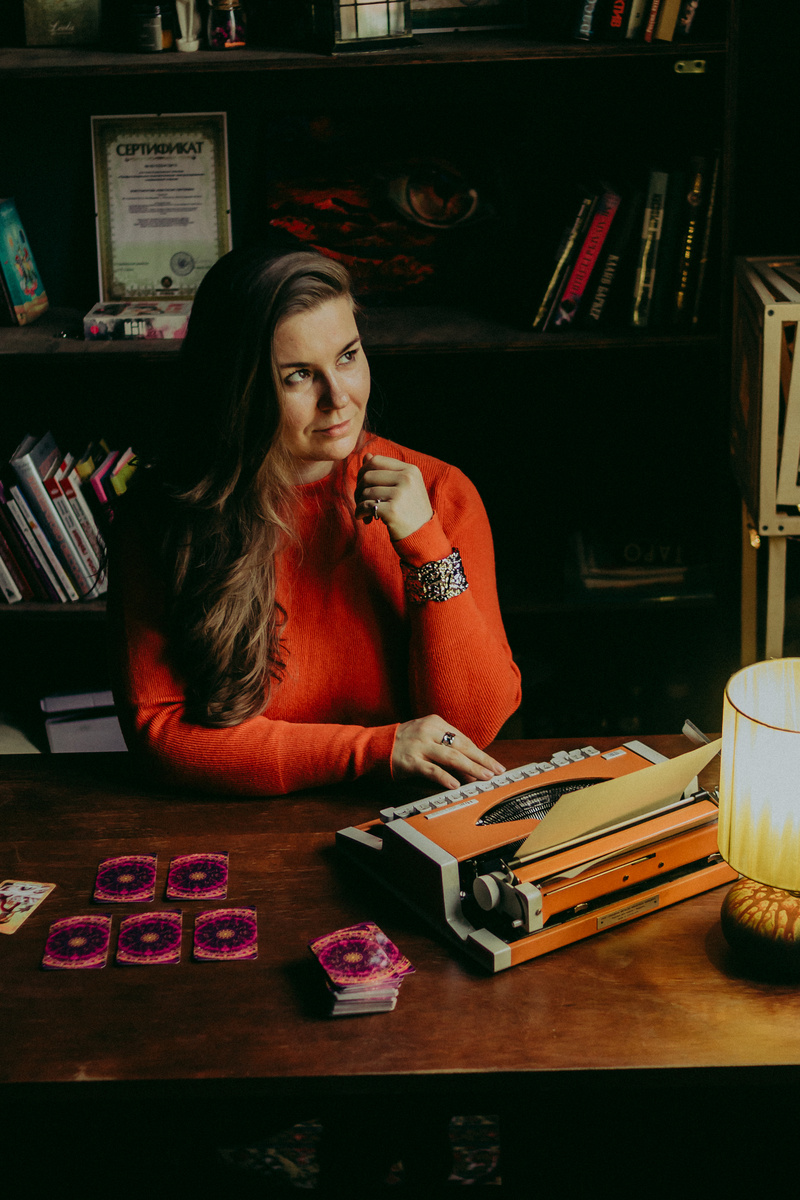 автор Анастасия Крапивина